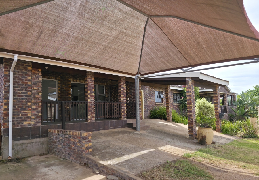 3 Bedroom Property for Sale in Wavecrest Eastern Cape